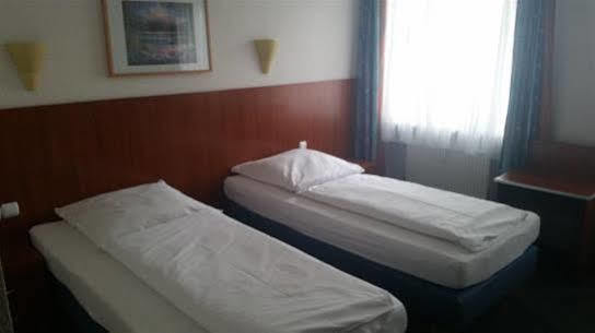 B&D Hotel ฮันโนเวอร์ ภายนอก รูปภาพ